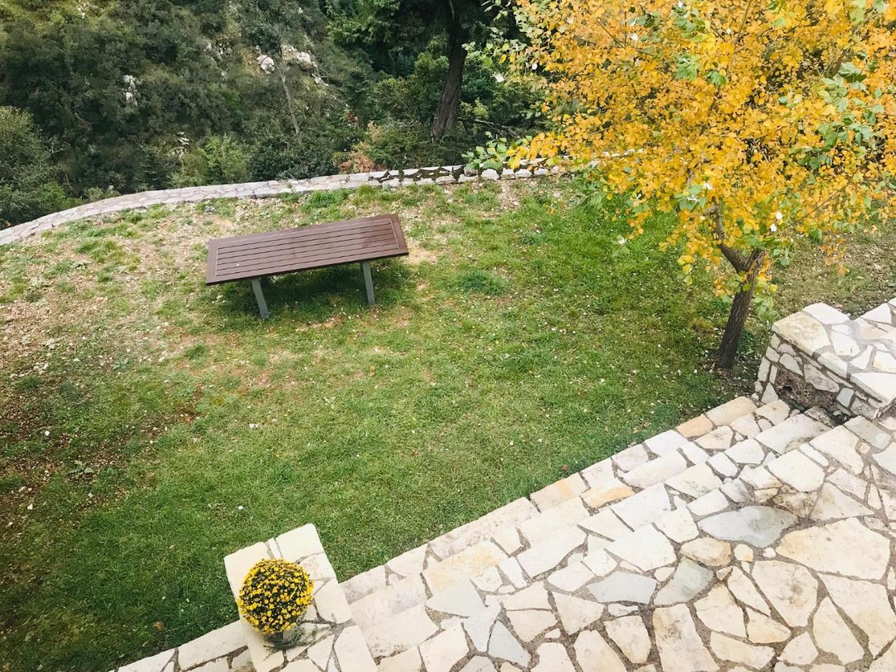 Chalet In The Forest Kalavryta Extérieur photo